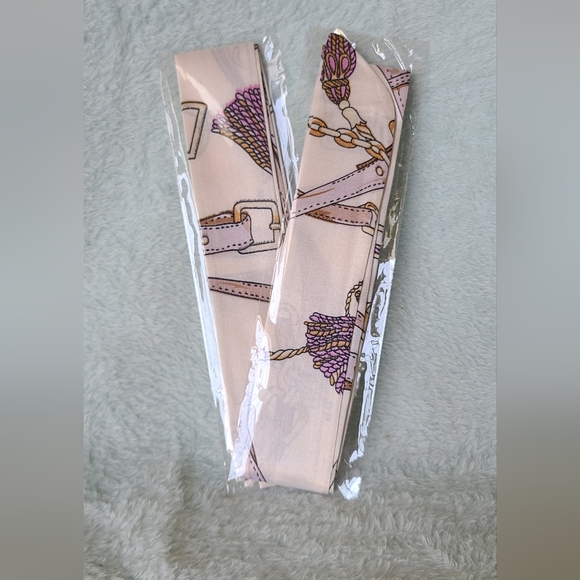 Pair Of Matching Mini Scarves - Picture 7 of 13